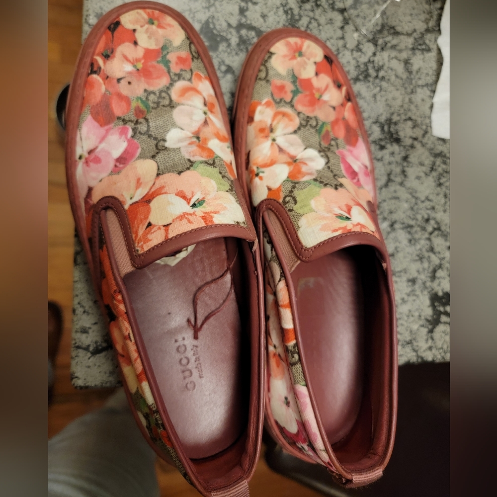 Gucci Floral Slip on shoes, size 7 US